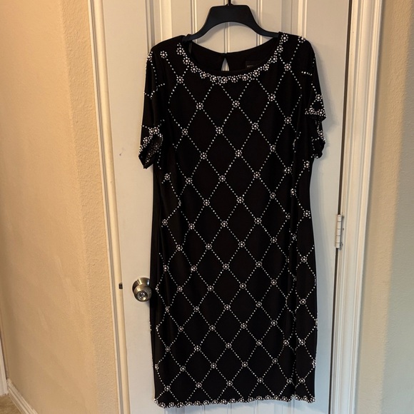 pink dress beach Arlene – Nikki SIZE:5 Years H&M Black Sparkly Dress size:Medium